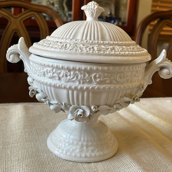 VTG Imperial Italy White Fiori Bianca style lidded footed candy dish compote - Picture 10 of 10